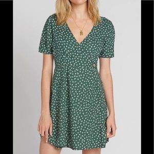 Volcom Wrapsicle green dress never worn
